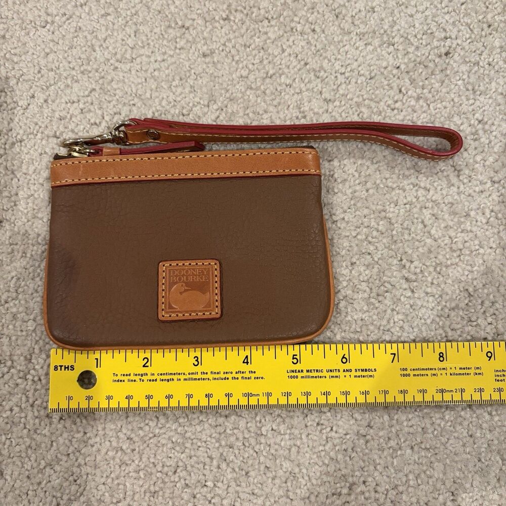 NEW Dooney & Bourke Pebble Grain Leather Wristlet In Brown Zipper Red Inside